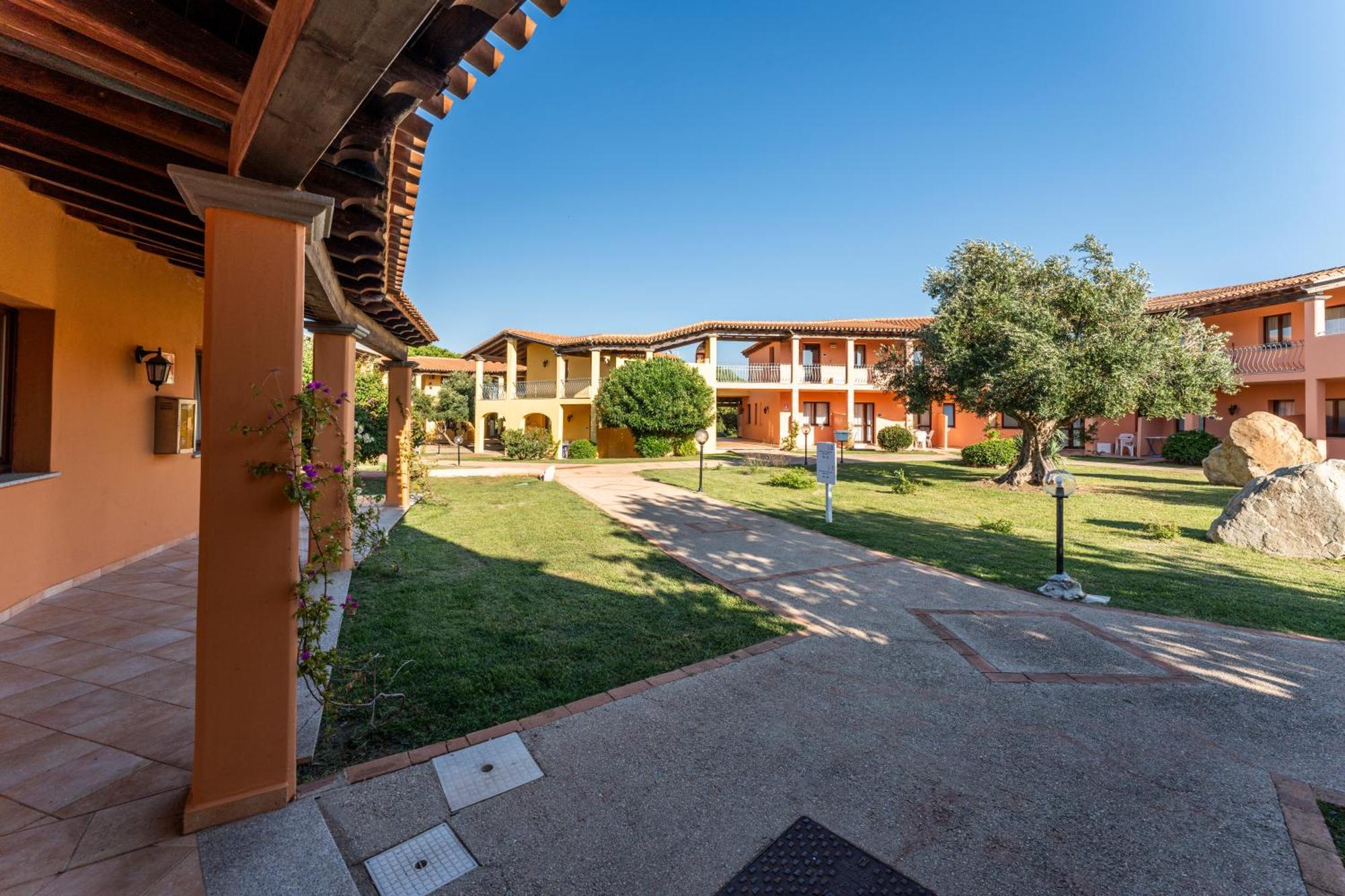 Residence Baia Dei Mirti Vignola Mare المظهر الخارجي الصورة