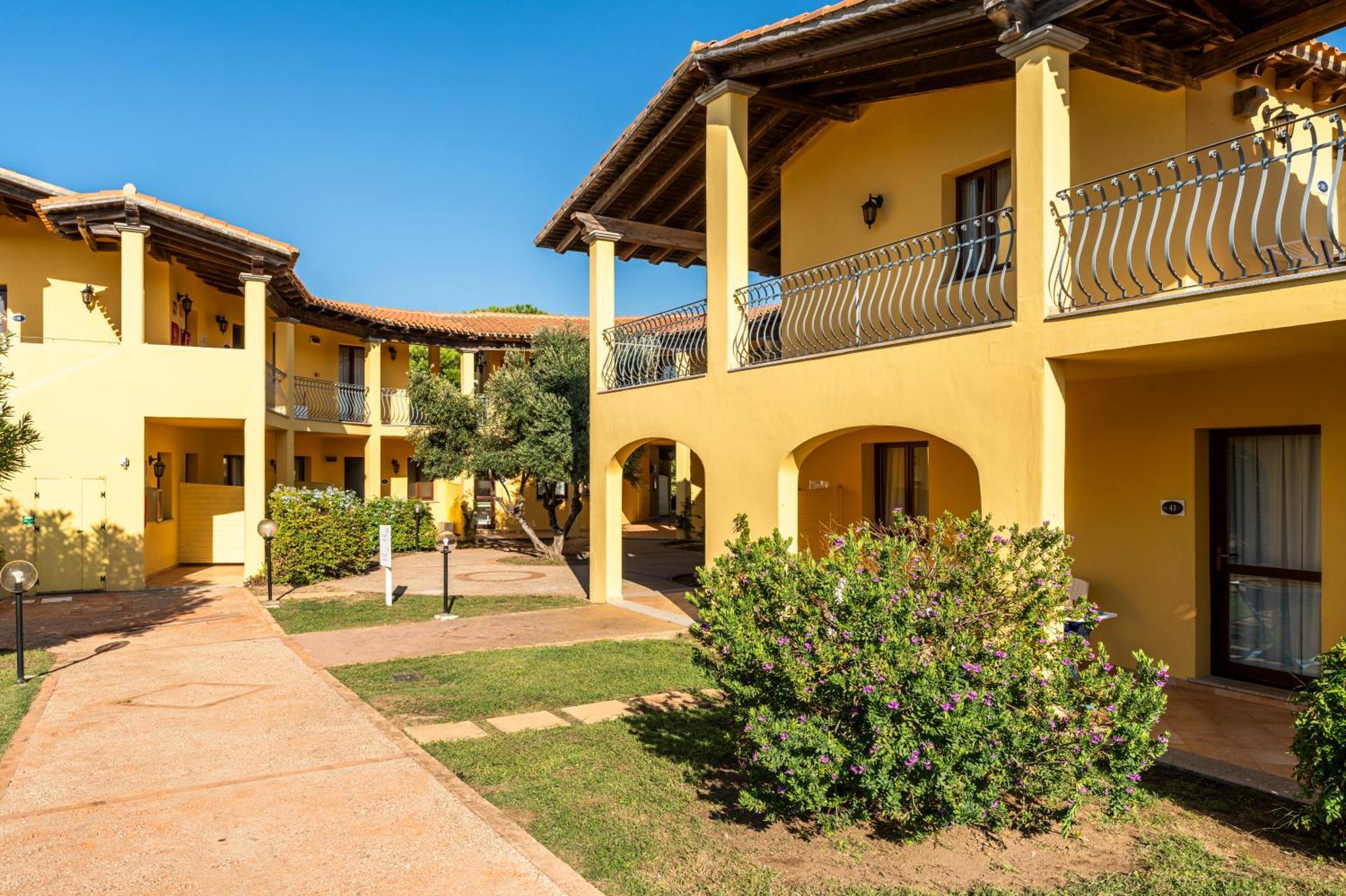 Residence Baia Dei Mirti Vignola Mare المظهر الخارجي الصورة