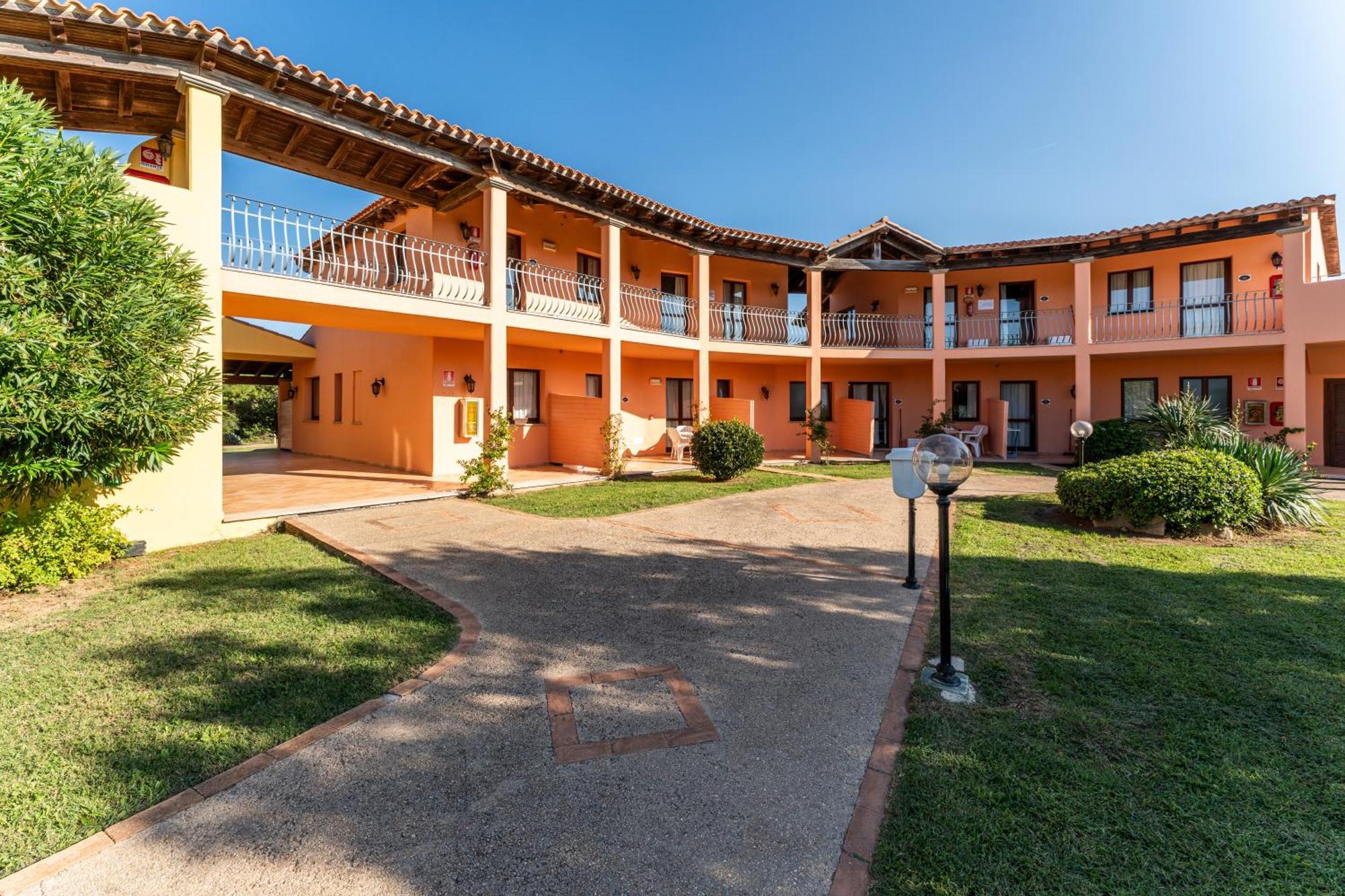 Residence Baia Dei Mirti Vignola Mare المظهر الخارجي الصورة