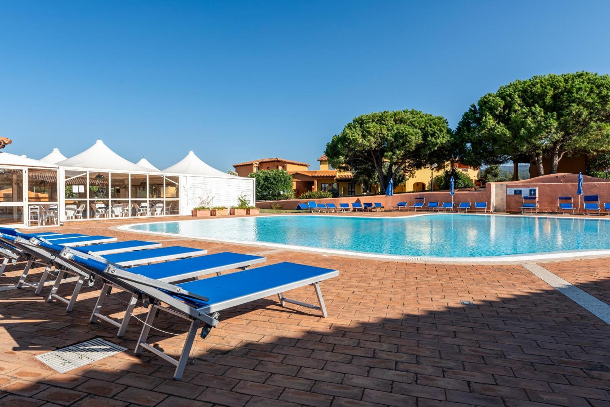 Residence Baia Dei Mirti Vignola Mare المظهر الخارجي الصورة